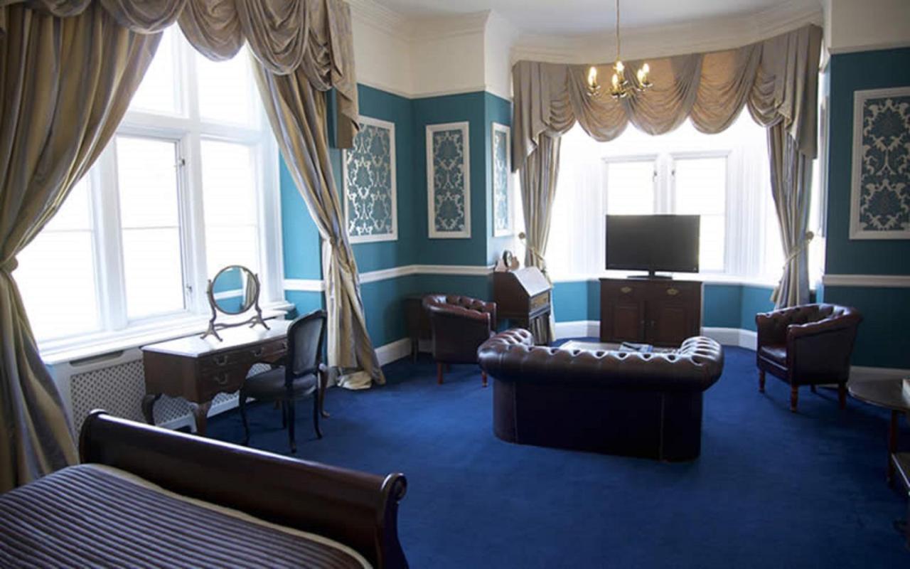 Lynford Hall Hotel Mundford Bagian luar foto