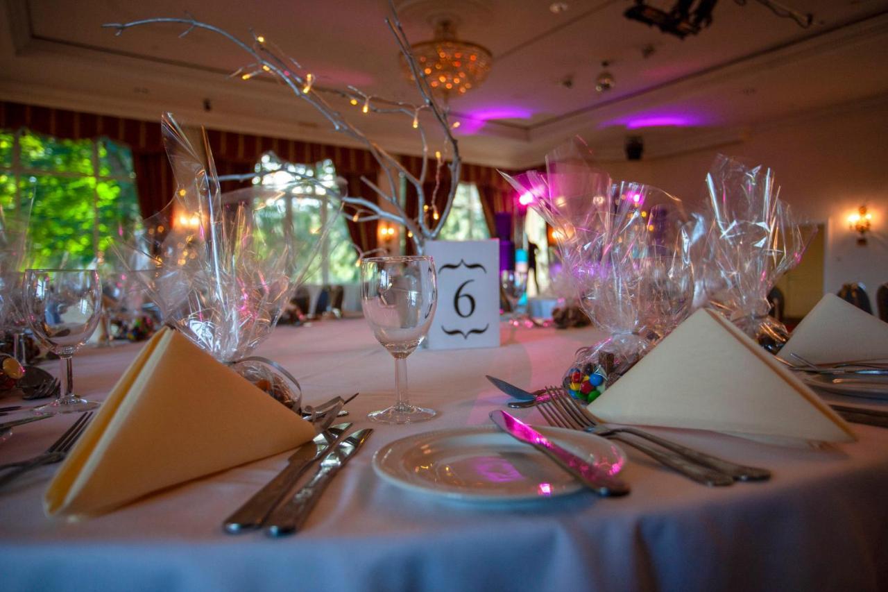 Lynford Hall Hotel Mundford Bagian luar foto