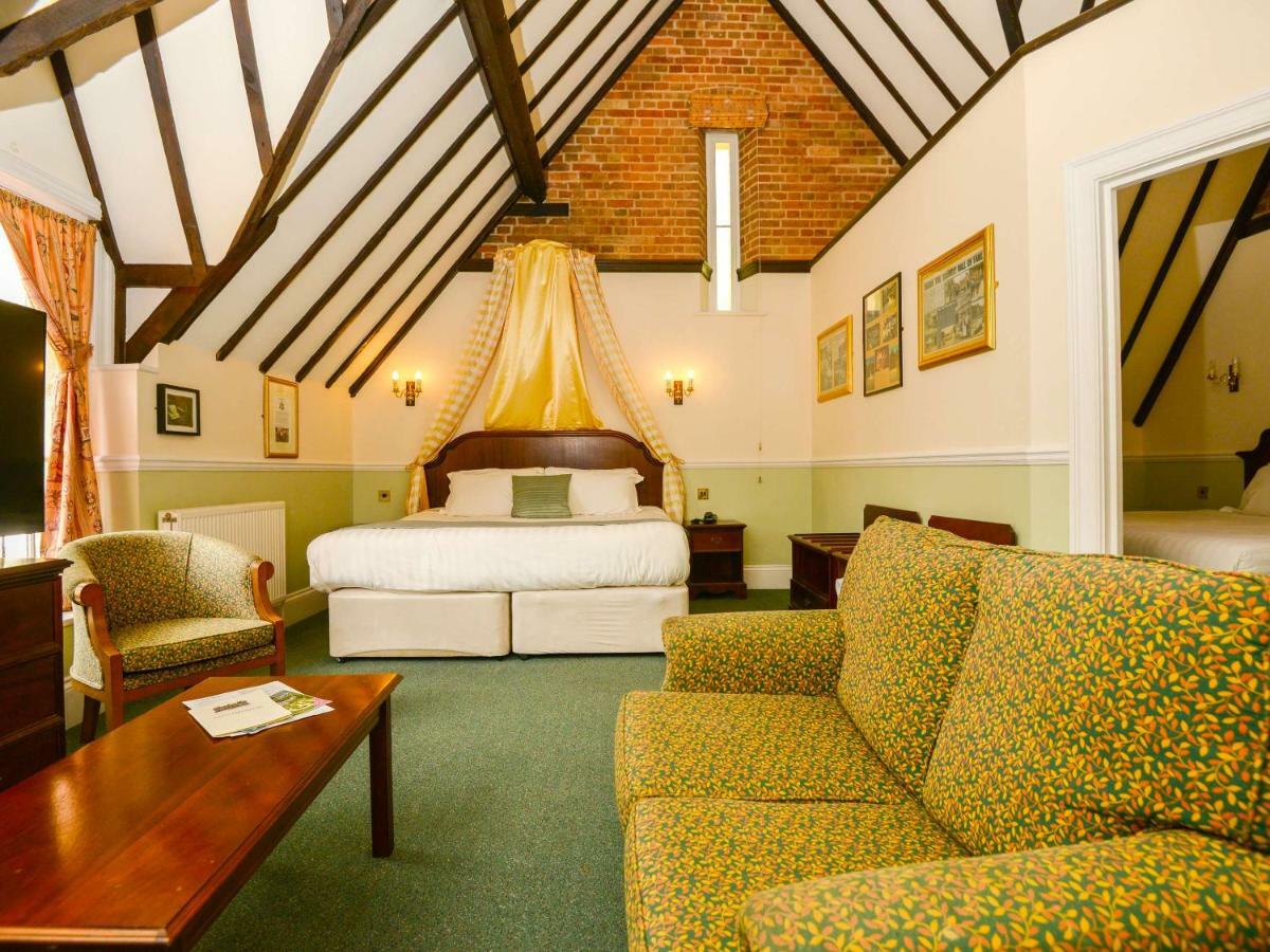 Lynford Hall Hotel Mundford Bagian luar foto